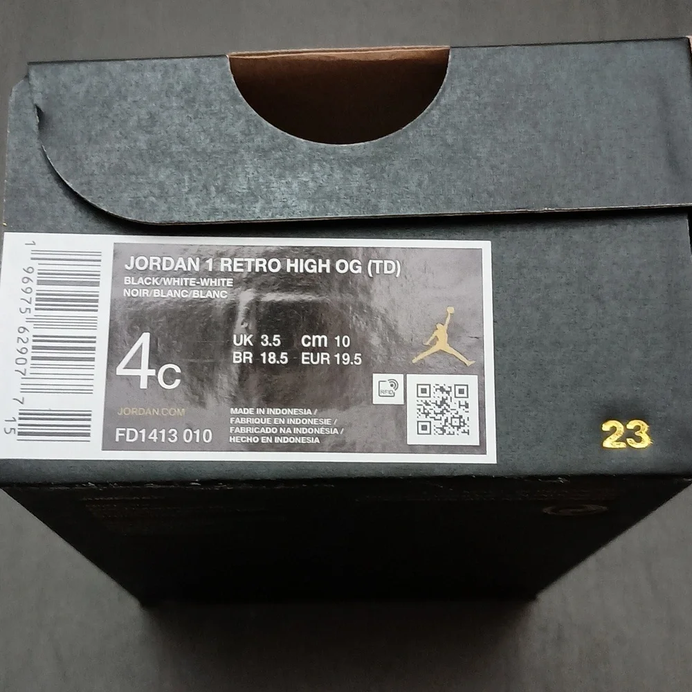 Nike Jordan 1 Retro High OG Black and White Baby Sneakers